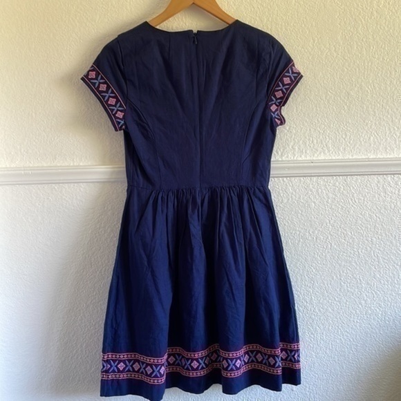Vineyard vines navy embroidered dress - Picture 5 of 6